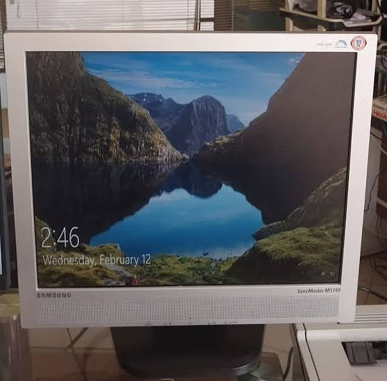 مانیتور LCD استوک ۱۷ اینچی سامسونگ مدل M1740 با بلندگوی داخلی استوک