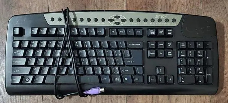 کیبورد سیمی مشکی A4Tech مدل KB-8 با طراحی ضد آب استوک