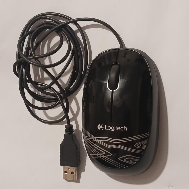 موس سیمی اپتیکال لاجیتک Logitech M105 USB مناسب کامپیوتر، لپتاپ و محیطهای آموزشی استوک