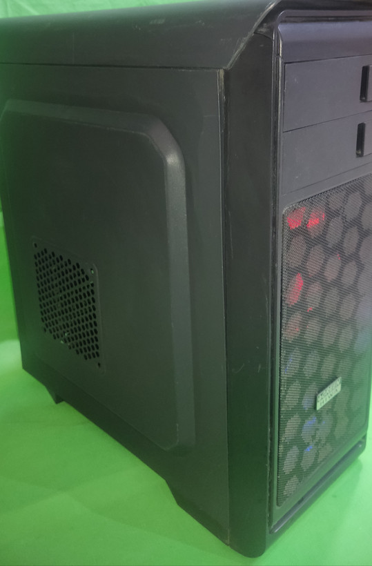 کیس گیمینگ Core i5-7400 رم 16 SSD 256 اجرای GTA V، CS2، Valorant، PUBG و Fortnite