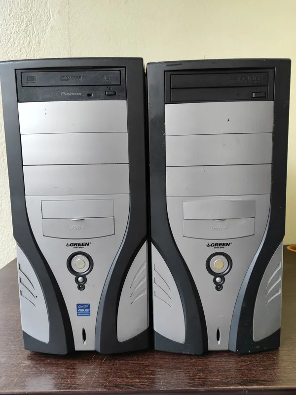 کیس کامپیوتر GREEN MIDI 2005 PLUS نقرهای استوک | بدنه مقاوم، مناسب سیستمهای اداری، خانگی و صنعتی