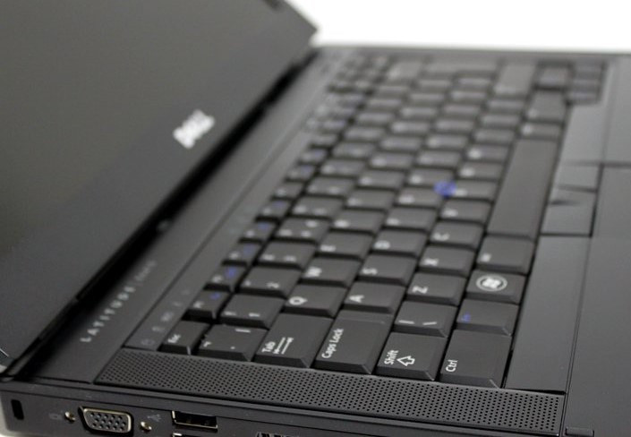 لپ تاپ استوک Dell Latitude E6410 | مناسب حسابداری، آفیس، دانشجویی، برنامهنویسی سبک و امور اداری