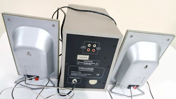اسپیکر استوک Microlab M-2000 دو تکه | مناسب کامپیوتر، لپتاپ، موسیقی، فیلم و بازی