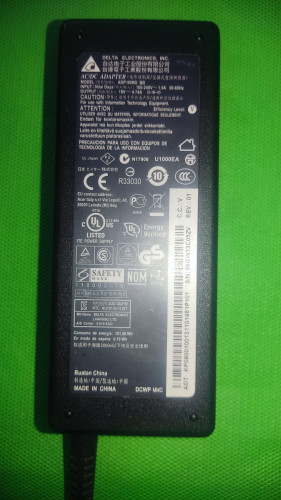 آداپتور استوک Delta ADP-90MD BB مخصوص لپتاپ Acer و MSI، ۱۹ ولت ۴.۷۴ آمپر ۹۰ وات، ۱۰۰ درصد سلامت، ۷ روز مهلت تست | فروشگاه آران پی سی