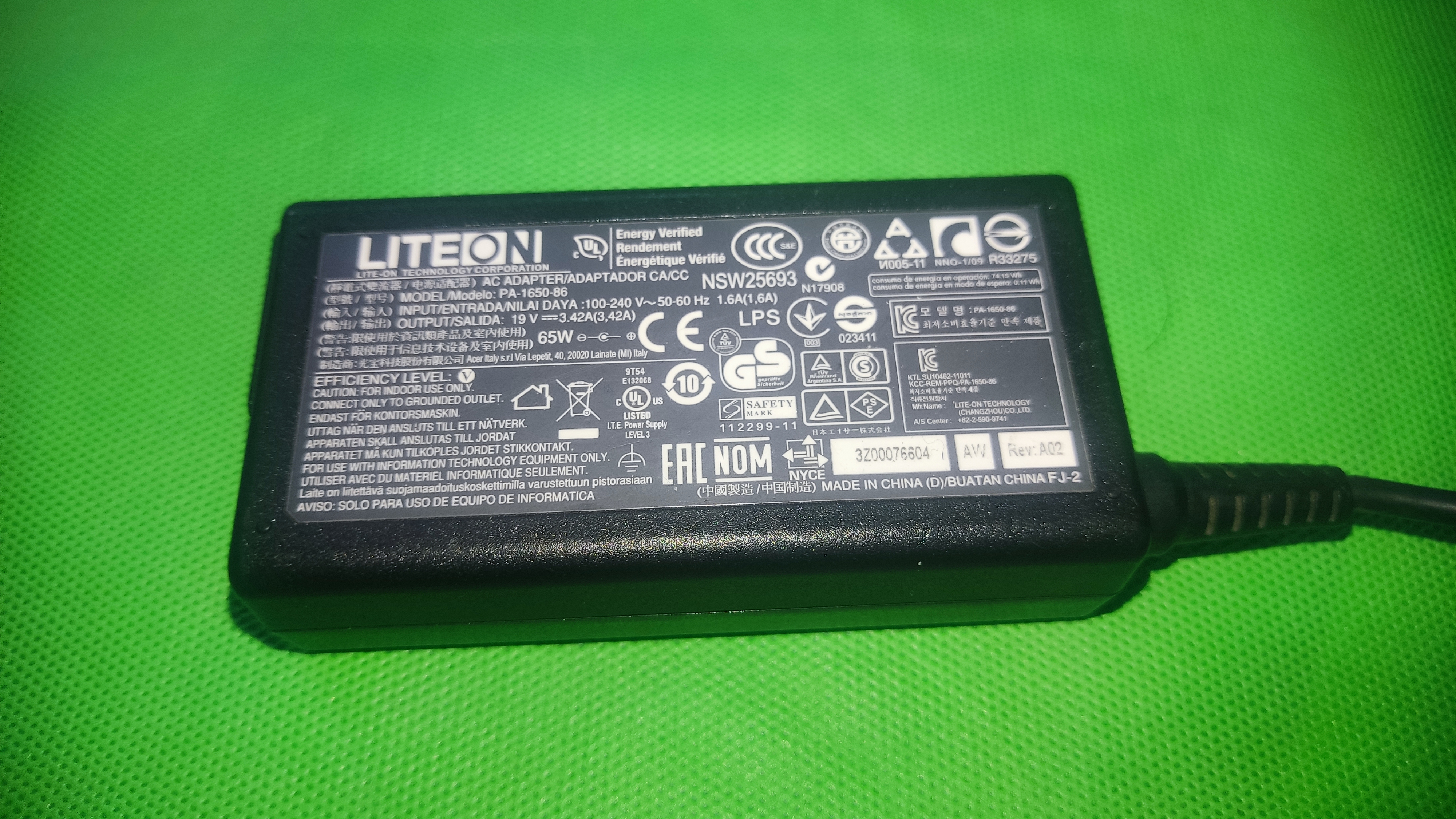 آداپتور استوک Lite-On PA-1650-86 مخصوص لپ‌تاپ Acer و Packard Bell، ۱۹ ولت ۳.۴۲ آمپر ۶۵ وات + ۱۰۰ درصد سلامت + ۷ روز مهلت تست | فروشگاه آران پی سی