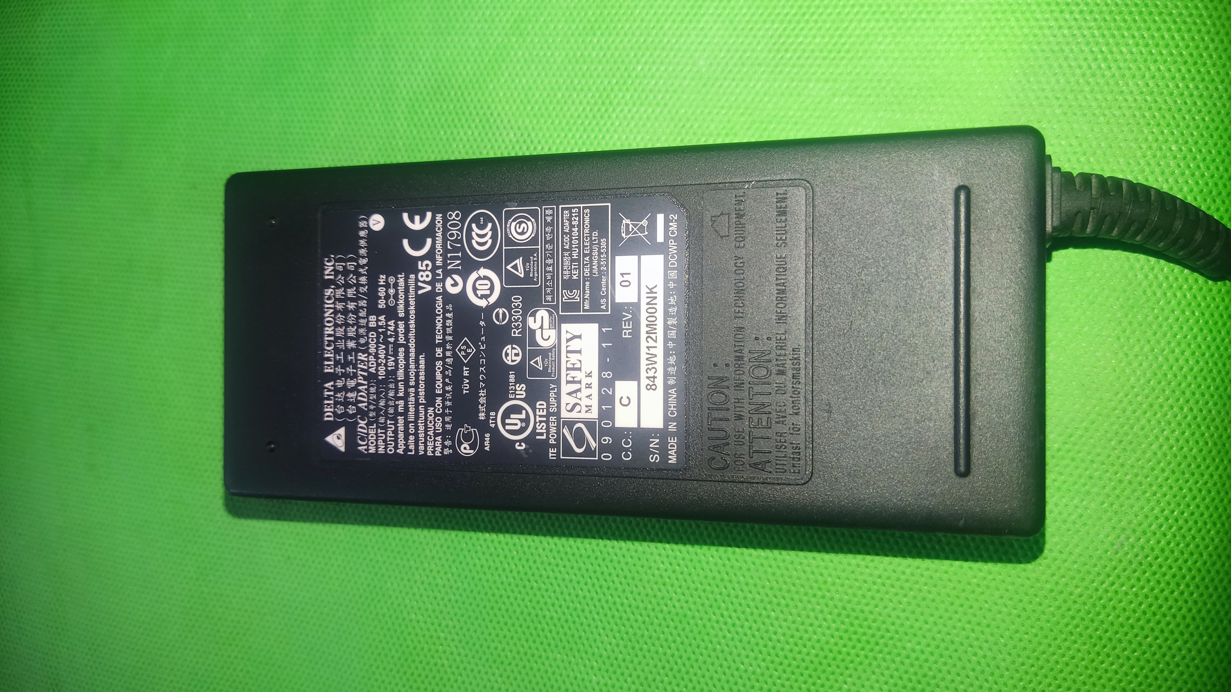 آداپتور استوک Delta ADP-90CD BB مخصوص لپ‌تاپ ۱۹ ولت ۴.۷۴ آمپر ۹۰ وات + ۱۰۰ درصد سلامت + ۷ روز مهلت تست | فروشگاه آران پی سی