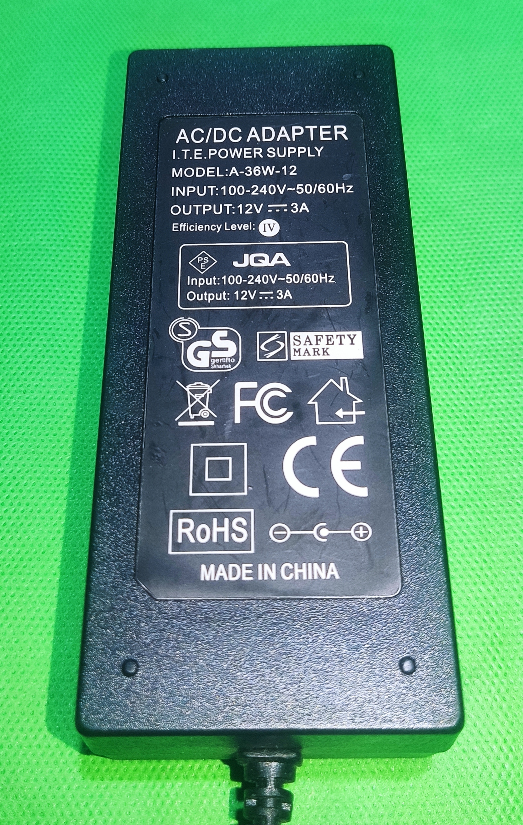 آداپتور استوک 12 ولت 3 آمپر مدل A-36W-12 مناسب دوربین مداربسته، DVR، LED و مودم توان 36 وات تضمین سلامت فنی | فروشگاه آران پی سی
