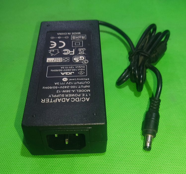 آداپتور استوک 12 ولت 3 آمپر مدل A-36W-12 مناسب دوربین مداربسته، DVR، LED و مودم توان 36 وات تضمین سلامت فنی | فروشگاه آران پی سی