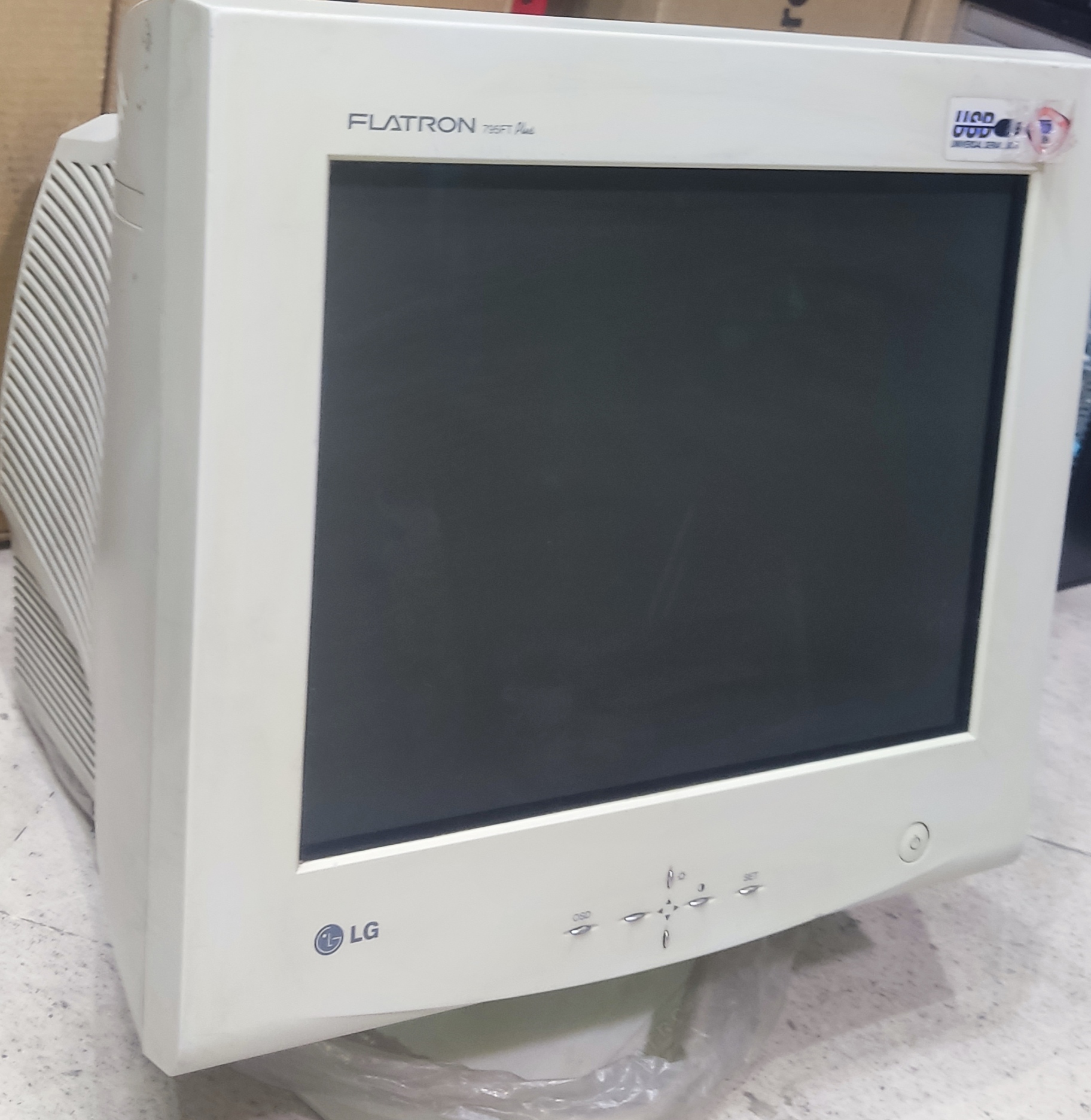 مانیتور CRT ال جی LG Flatron 795FT Plus مناسب گرافیک و بازی ۱۰۰٪ سلامت + ۷ روز مهلت تست | فروشگاه آران پی سی