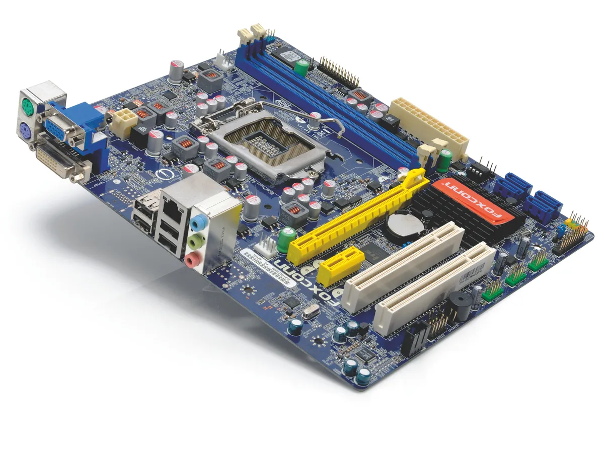 مادربرد FOXCONN H61MX V2.0 مناسب سیستم اداری خانگی و ارتقای کامپیوتر نسل دوم و سوم | فروشگاه آران پی سی